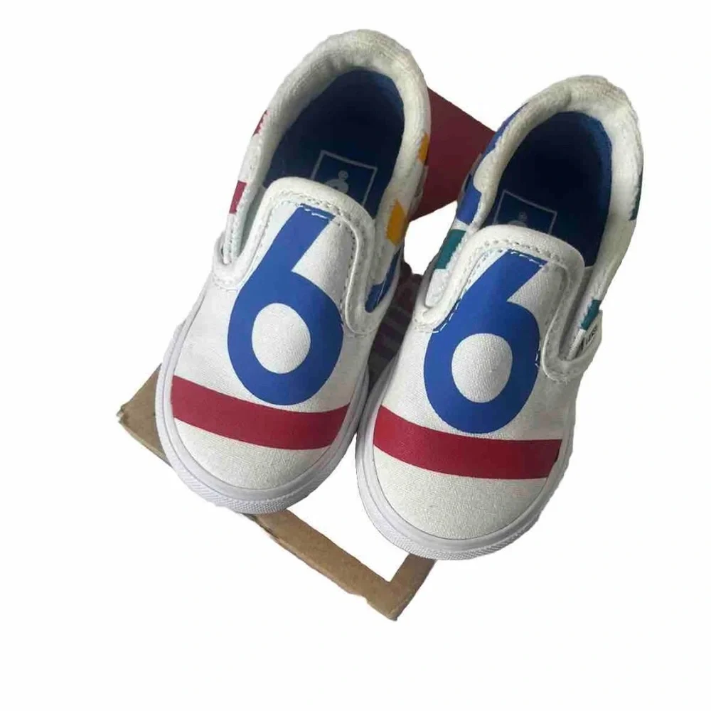 Kids unisex size 5 Vans Deck Club classic slip-on, multicolored sneaker‎